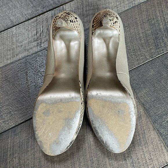 TAHARI “Sophia” Tan/Snakeskin Print, Platform Pumps. Size 10 M. - Picture 5 of 7